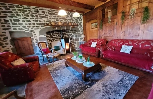 Group gite for up to 15 people 4 stars pets welcome