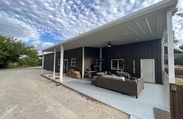 Guest Home on Lake Godstone