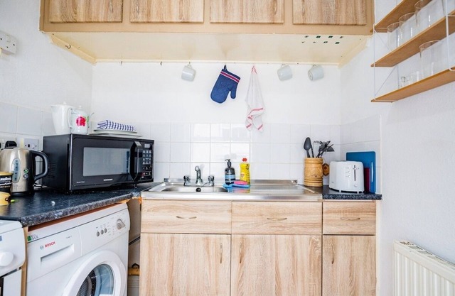 Guest Homes | Broadbanks Apartment