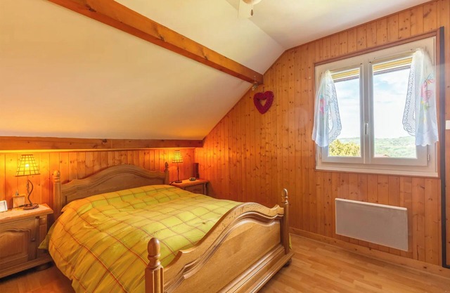 Guest House 'Chambres D'hotes Près Lac Annecy 1' with Shared Pool and Shared Garden