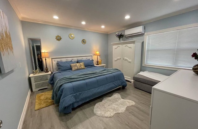 Guest Suite C near Katy Mills