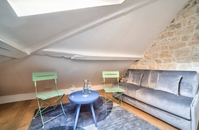 GuestReady - Authentic Apt in the heart of Paris