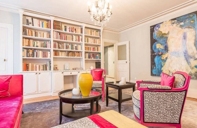 GuestReady - Chic Family Apt near Canal St. Martin