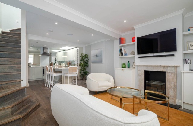 GuestReady - Modern Apt in Chelsea with a Terrace
