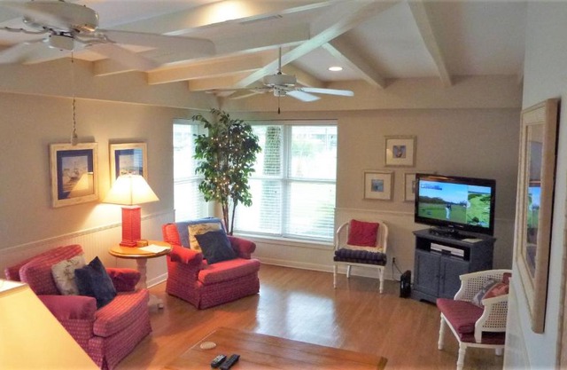 GUIDING LIGHT UNIT C - GROUNDFLOOR by Jekyll Realty