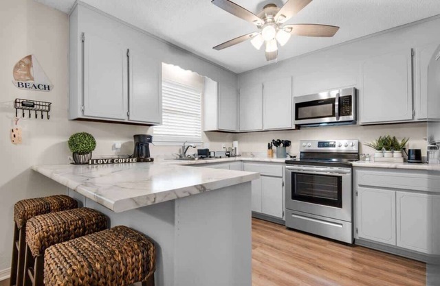 Gulf Brz-Beaches, Canal, Dwntwn PNS, Pet friendly