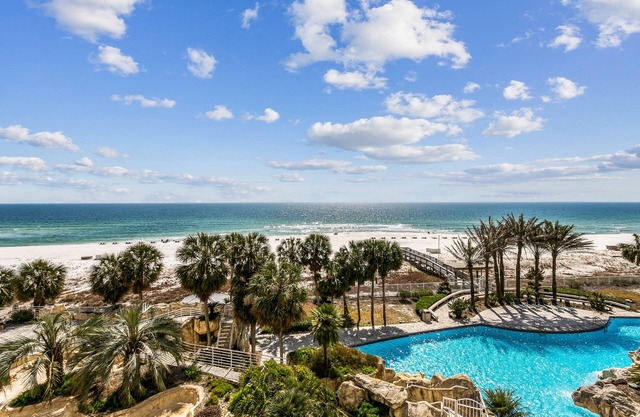 Gulf Front Condo with Stunning Views!