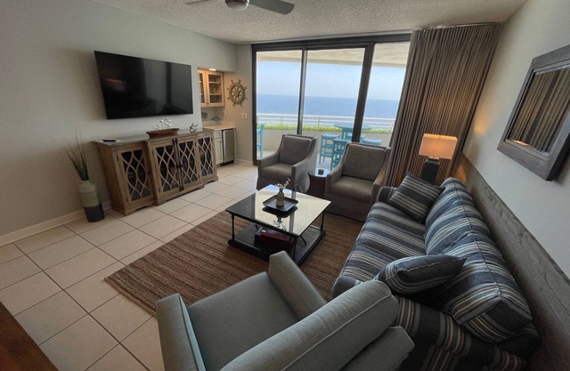 Gulf Front Condo with Stunning Views!