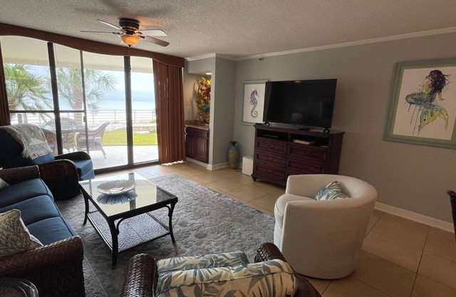 Gulf Front Condo with Stunning Views!