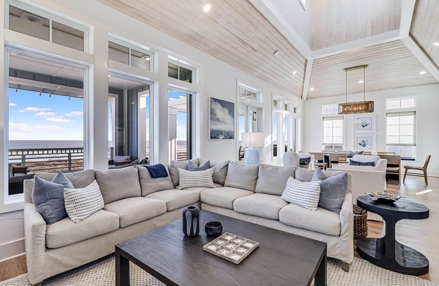 Gulf-Front Grandeur@Cinnamon Shore South w/Stunning Interiors & Amenities