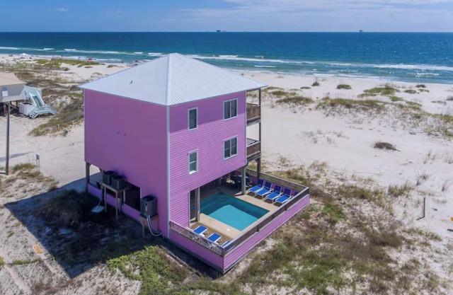Gulf Front house, 5 ensuites, Private Heated Pool, Never Crowded Beach, Fire Pit