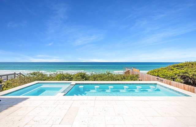Gulf Front, Private Pool, Community Beach- Salt & Light by Royal Destinations