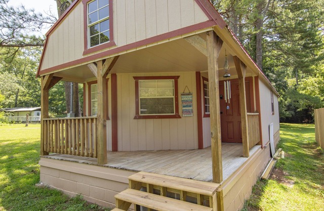 GUNTERSVILLE LAKE, WATERFRONT BOAT RAMP PRIVATE COMMUNITY GATED BOAT RAMP ALSO!