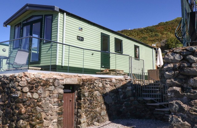 GWEL Y MOR, family friendly, country holiday cottage in Llanaber