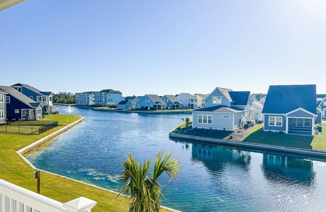 Gypsea Soul of Beaufort- Beautiful home on Traders Lake in the heart of Beaufort