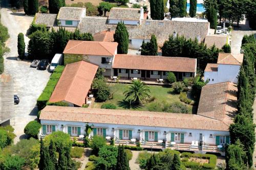 Hôtel et Appart'Hôtel Le Relais Du Val D'Orbieu