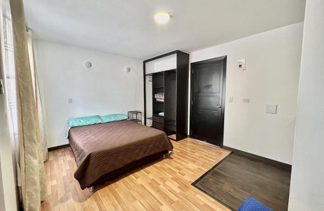 Habitación independiente, Ubicación central 1