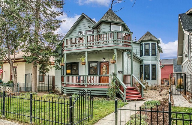 #HabitueHomes - Hyde Park Home - Eat! Bike! Hike!