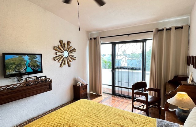 Hacienda style home w/Rooftop, Pool & Sea View