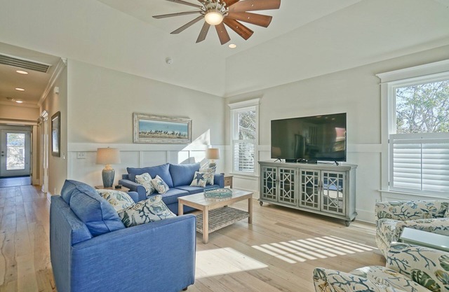 Halcyon Daze/104 SE 70th Street - Coastal Vacation Resorts