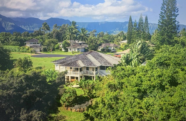 Hale Laniakea ~ 4 BR Modern Island Escape w AC