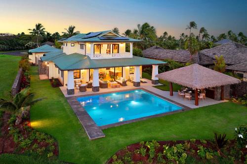 Hale Maia at Kukui ula - Elegant Pool Retreat with Golf Views in Poipu