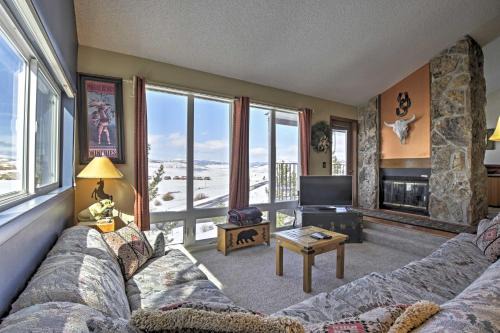 half Mi to Granby Ranch Condo with Private Hot Tub!