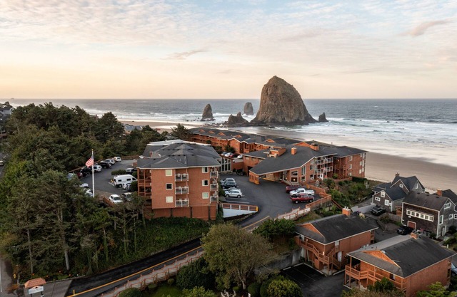 Hallmark Resort - Cannon Beach