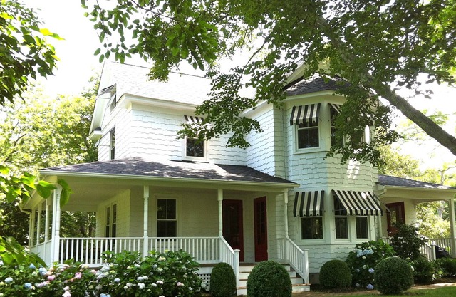 Hampton Bays Charming Farmhouse 3 Bed 2 Bath AVAIL August 27 through September