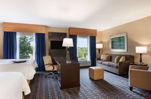 Hampton Inn & Suites Camp Springs/Andrews AFB