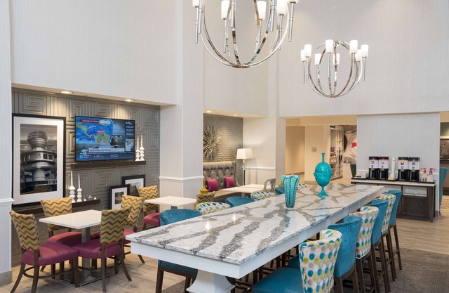 Hampton Inn & Suites Chicago Schaumburg