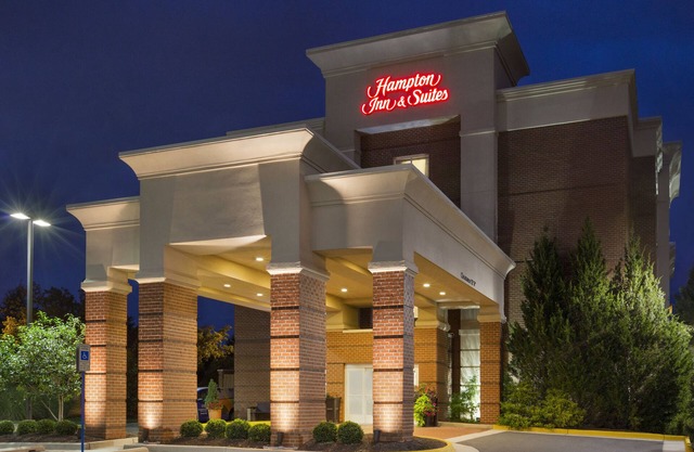 Hampton Inn & Suites Herndon-Reston