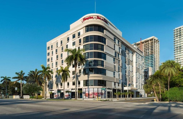Hampton Inn & Suites Miami Wynwood Design District, FL