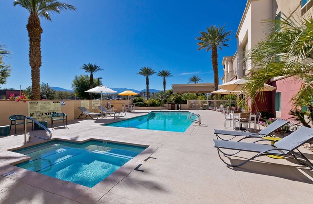 Hampton Inn & Suites Palm Desert