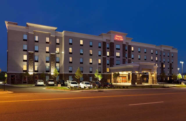 Hampton Inn & Suites Roanoke Airport
