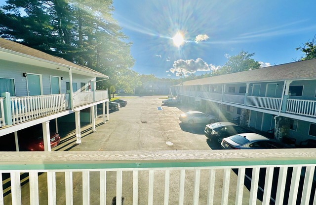 Hampton Motor Inn
