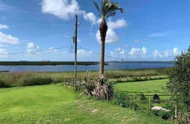 Hannah's Hideaway First row beautiful gulf views!