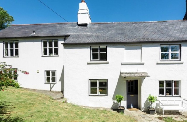 Hansel Cottage - dog friendly, character property close to beach, stunning views