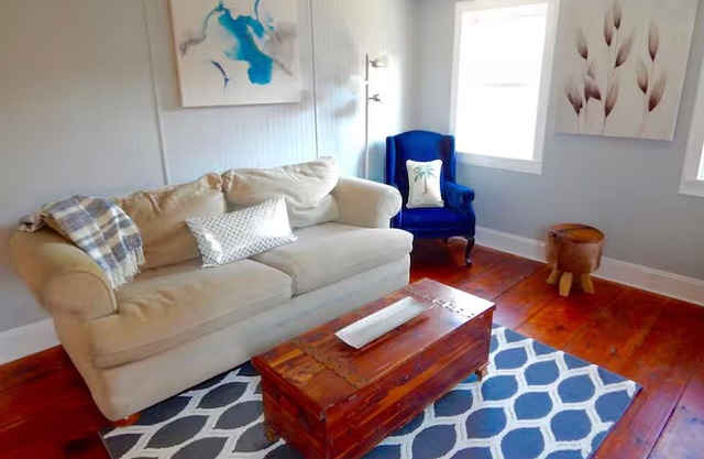 Happy Hen Loft minutes from Gettysburg sleeps 8
