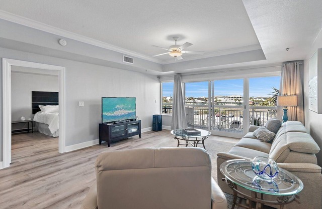 Harbor Landing 104B harbor views sleeps 6 close to beach