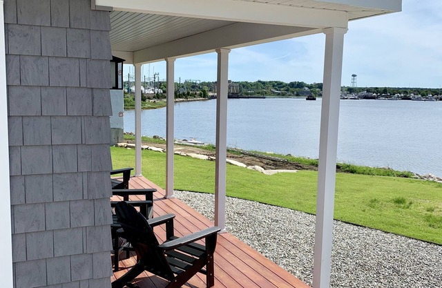 Harbor View Landing, Mystic CT - The Block Island Waterfront Cottage