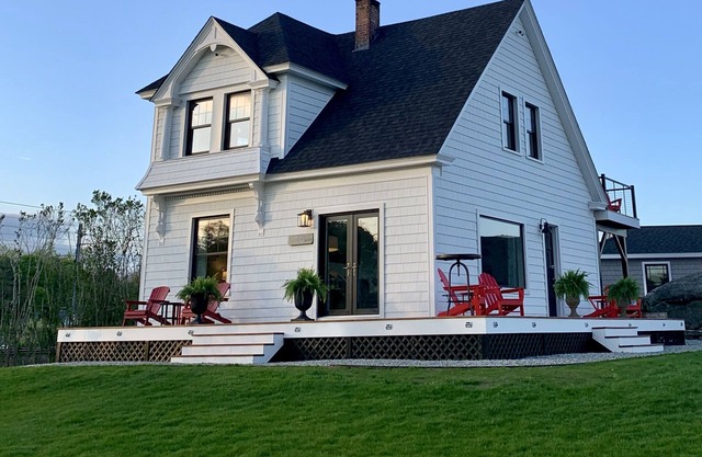 Harbor View Landing Mystic, CT - The Bluffs Waterfront House - First Floor ONLY