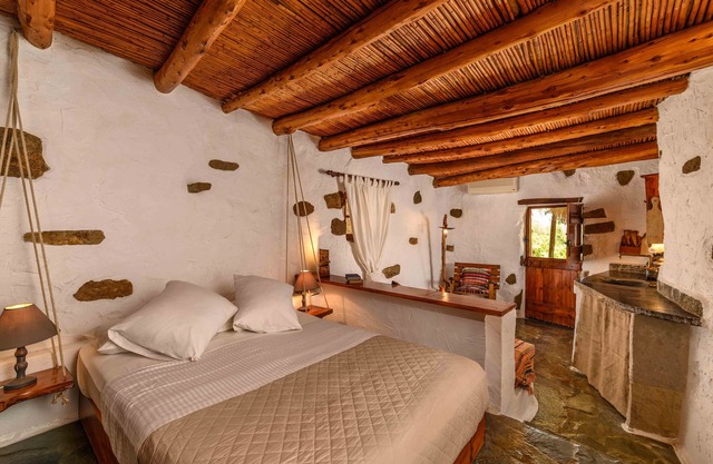 "Harmony" 300 years old cottage "Natura cottages"