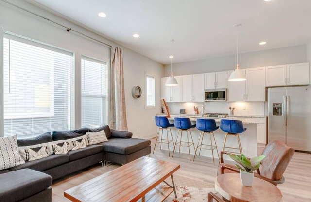 Harmony of Nashville – Dual Townhomes – 14 Beds
