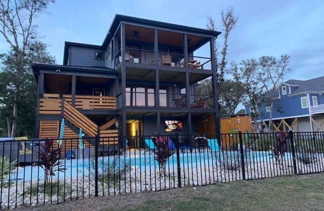 Harrell’s Haven-Waterfront, Dock, Pool/Hot tubnn