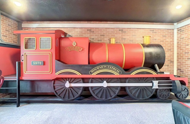Harry Potters 8-bed Hogwarts Villa near the Disney Magic kingdom