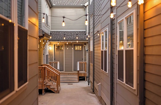 Hart Suite 13 by Avantstay Gorgeous Town House w/Modern Amenities in Nashville!