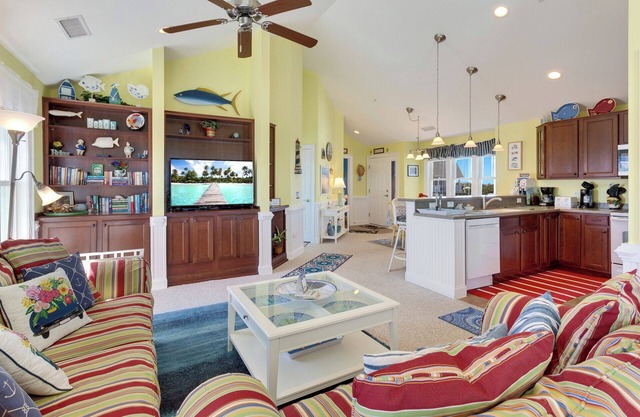 Hatteras 2BR | Water Views, Pool & Boat Slip