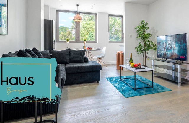Haus Apartments 1 Bed with Parking