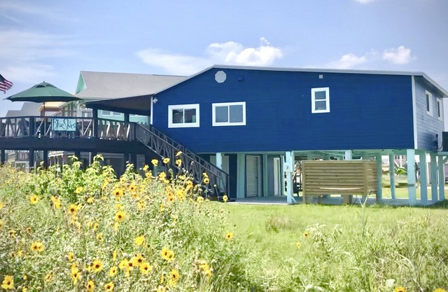 Haven | Steps to Beach | Large Deck | Pet Friendly
